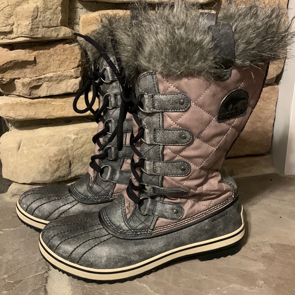 Sorel Joan of Arctic Waterproof Boots Women’s 9.5